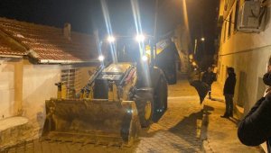 Turgutlu'da toprak kayması! 4 ev boşaltıldı