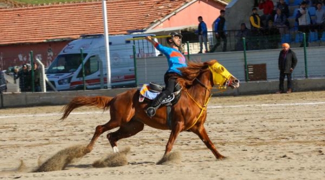 Uşak'ta 9'uncu Geleneksel Atlı Cirit Turnuvası heyecanı