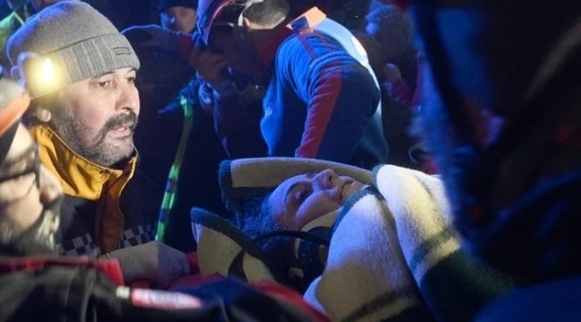 108 sonra enkaz altından yaralı çıkarıldı