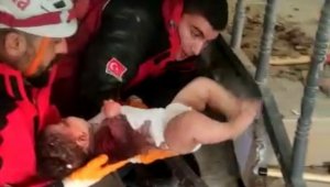 Ayşe bebek, 58 saat sonra kurtarıldı