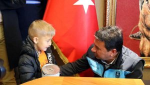 5 yaşındaki Mehmet Ege'den duygulandıran bağış