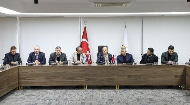 AK Parti İzmir İl Başkanı: İhtiyaç malzemeleriyle dolu 3 TIR'ımız yola çıkıyor