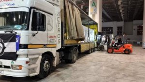 Altaylı oyunculardan su desteği