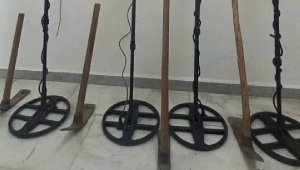 Antik kentte kaçak kazı yapan 4 şüpheli yakalandı