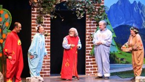 Aydın'da çocuklar tiyatro ile buluştu