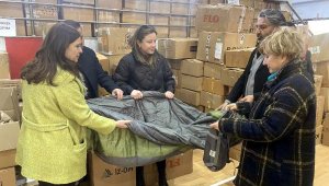 Balçova'da depremzedelerin yaraları sarılıyor