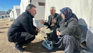 Bayraklı'dan 70'er çadırlık tam donanımlı barınma alanları 