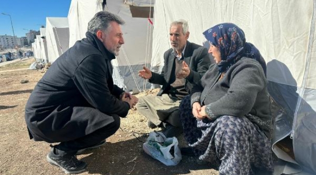 Bayraklı'dan 70'er çadırlık tam donanımlı barınma alanları 