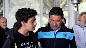 Bodrum Belediye Başkanı Aras, depremzedeleri ziyaret etti