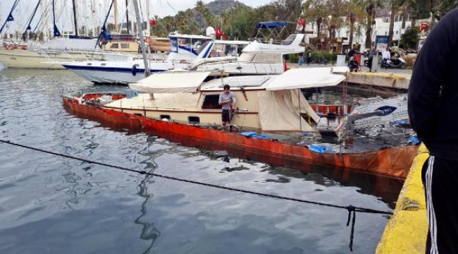 Bodrum'da su alan tur teknesi böyle battı
