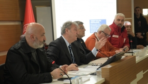 Bornova, belediyenin öncülüğünde depremzedelere yardıma koşuyor