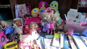 Bornova Belediyesi'nden depremzede çocuklara oyuncak ve kitap