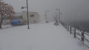 Çanakkale Boğazı kar yağışı nedeniyle çift yönlü trafiğe kapatıldı