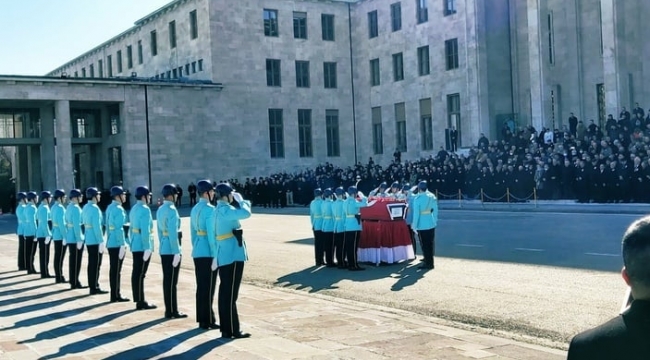 CHP eski Genel Başkanı Deniz Baykal'a veda! Törenle uğurlandı