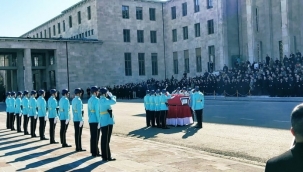 CHP eski Genel Başkanı Deniz Baykal'a veda! Törenle uğurlandı