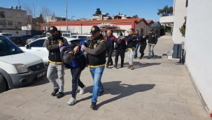 Deprem hırsızları! Boş evleri soyuyorlardı