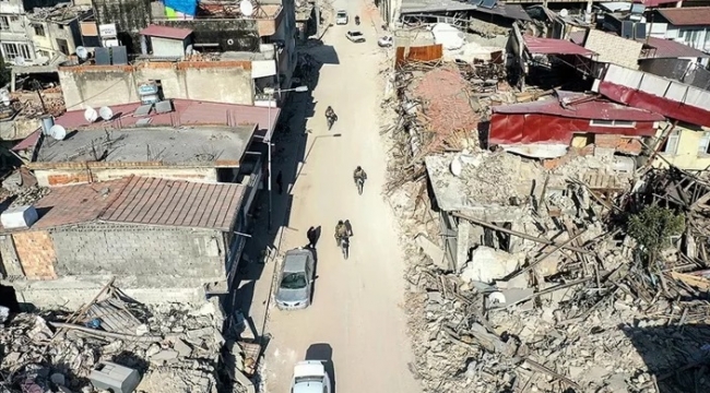 Deprem nedeniyle yıkılan, acil yıkılacak ve ağır hasarlı bina sayısı 156 bin
