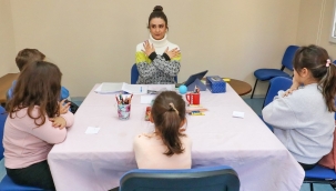 Depremden korkan Gaziemirli çocuklara özel terapi veriliyor