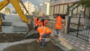 Edremit'te doğal gaz çalışmasında bozulan yollar yenileniyor