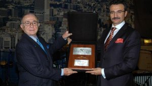 'Egeli ihracatçılar Selçuk Yaşar'ın hizmetlerini unutmayacak'