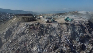 Enkaz dağı! İçinde nice hatıralar var