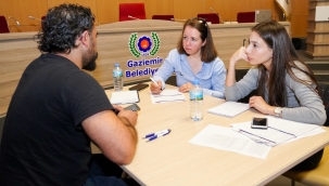 Gaziemir Belediyesi'nin CV Bank'ı 2022'de bin 26 kişiyi iş sahibi yaptı