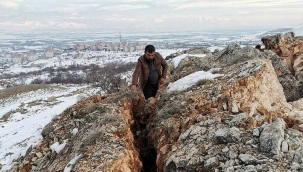  'Geyik Kayası' ikiye bölündü! 