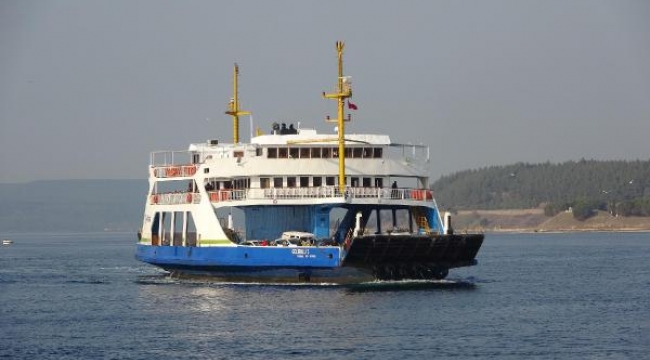 Gökçeada ve Bozcaada feribot seferleri fırtına yüzünden iptal