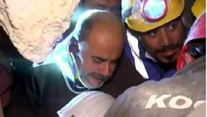 Hatay'da, 137 saat sonra enkazdan sağ çıkarıldı