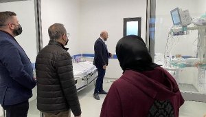 İzmir'de iki il başkanından tedavi altına alınan depremzedelere ziyaret