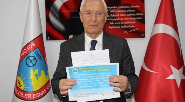 İzmir'de, taksici esnaf depremzedeler için taksi duraklarında yardımları topluyor