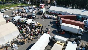 İzmir'den 120 yardım TIR'ı gönderildi