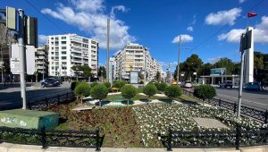 İzmir'e sadece doğal yağış rejimi ile büyüyebilen bitkiler dikilecek