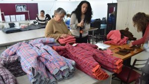 İzmirli depremzedelerden afet bölgesine destek