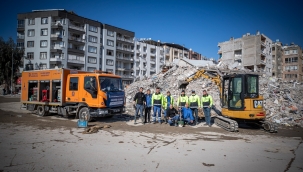 İZSU ekipleri, yıkılan Hatay'ın altyapısı için 203 personelle seferber oldu
