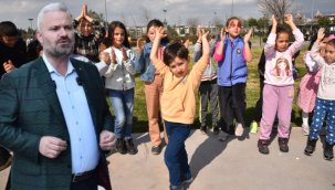 Menemen Belediyesi, çocukları oyunlarla geleceğe hazırlıyor