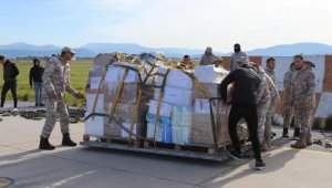 Muğla'dan uçakla deprem bölgesine insani yardım gönderildi