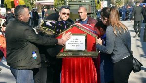 Şehit Uzman Çavuş Taşar, İzmir'de son yolculuğuna uğurlandı