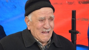 Sındırgılı hayırsever, umre parasını bağışladı