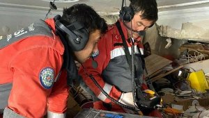 Sismik akustik cihaz sayesinde 28 kişiyi enkaz altından kurtardılar