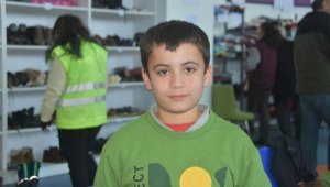 Yapboz kutusundan çıkan parayı iade etti