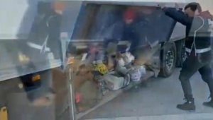 Yurt dışına kaçırıyorlardı! 677 tarihi eser ele geçirildi