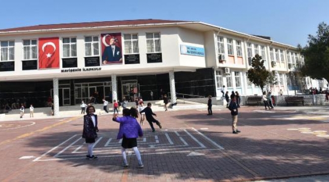 10 bin 278 depremzede öğrencinin İzmir'deki okullara nakli yapıldı