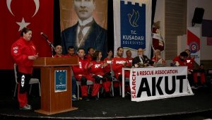 26 kişiyi enkazdan kurtaran Kuşadası ekibi 'o anları' anlattı