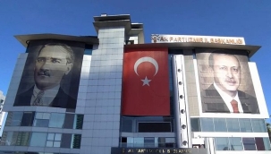 AK Parti İzmir'de 6 ilçe başkanı istifa etti