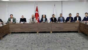 AK Parti İzmir'in 50 il yöneticisi evlerini depremzedelere açtı