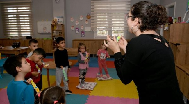 Anne- Baba Çocuk Eğitim Merkezi'nde çocuklar eğlenerek öğreniyor