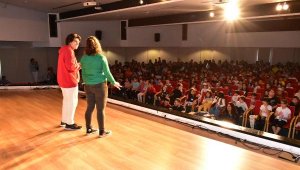 Balçova'da  27 Mart Dünya Tiyatro Günü kutlandı