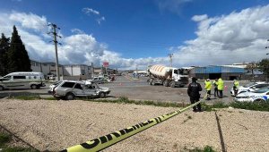 Beton mikseri otomobile çarptı; anne öldü