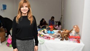 Bornova'da depremzedelerin sanatla terapisi için atölye açıldı